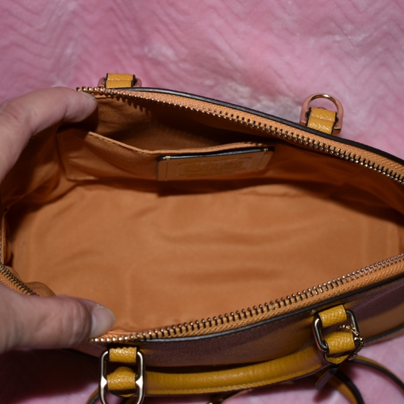 Coach Mini Sierra - Picture 5 of 12